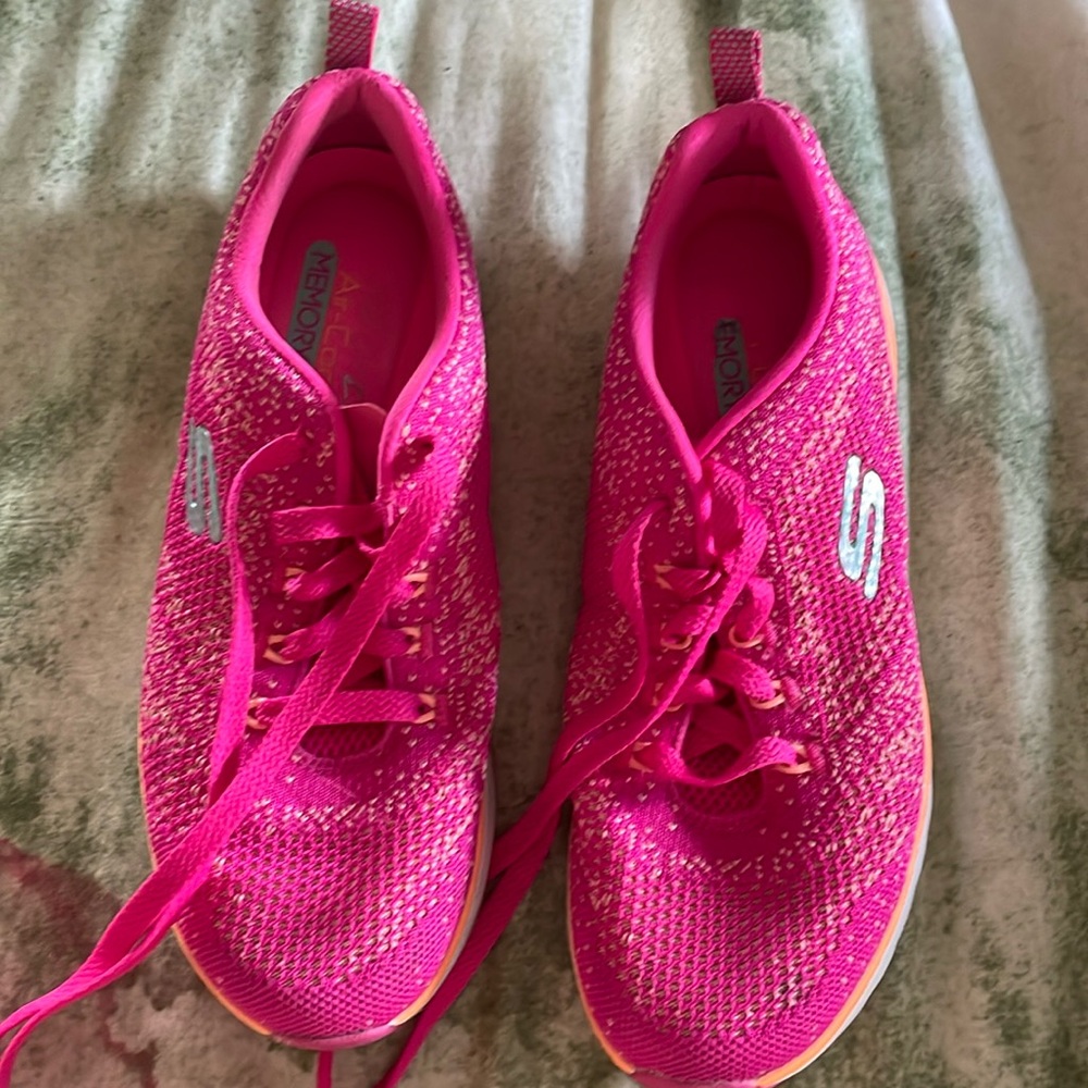 Skechers air cooled memory foam sneakers